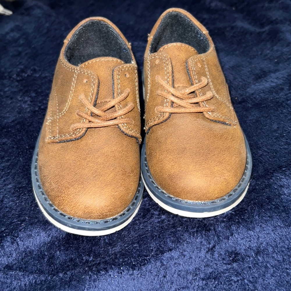 Brown size 7 toddler shoes (never used)